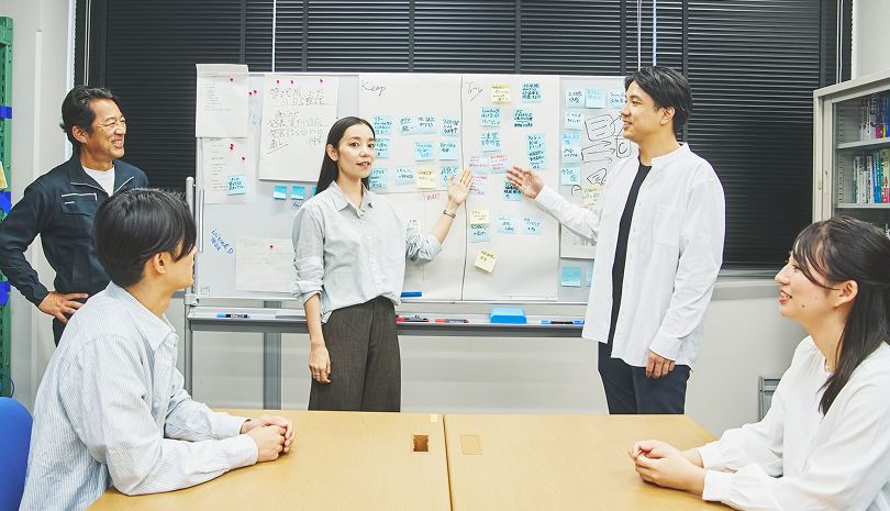 グループで意見を交わしながら学ぶポリテクセンター岐阜の訓練生