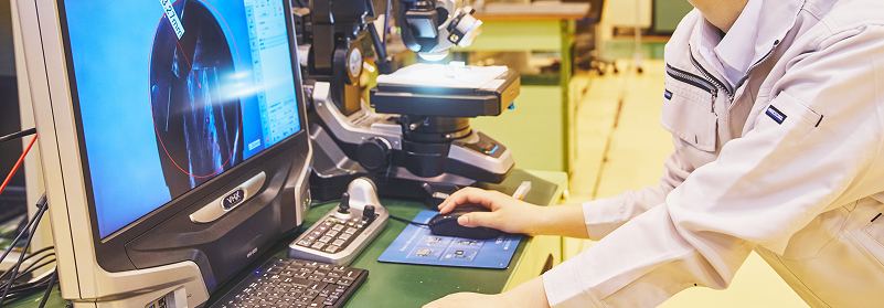 3次元CADの操作を体験する様子